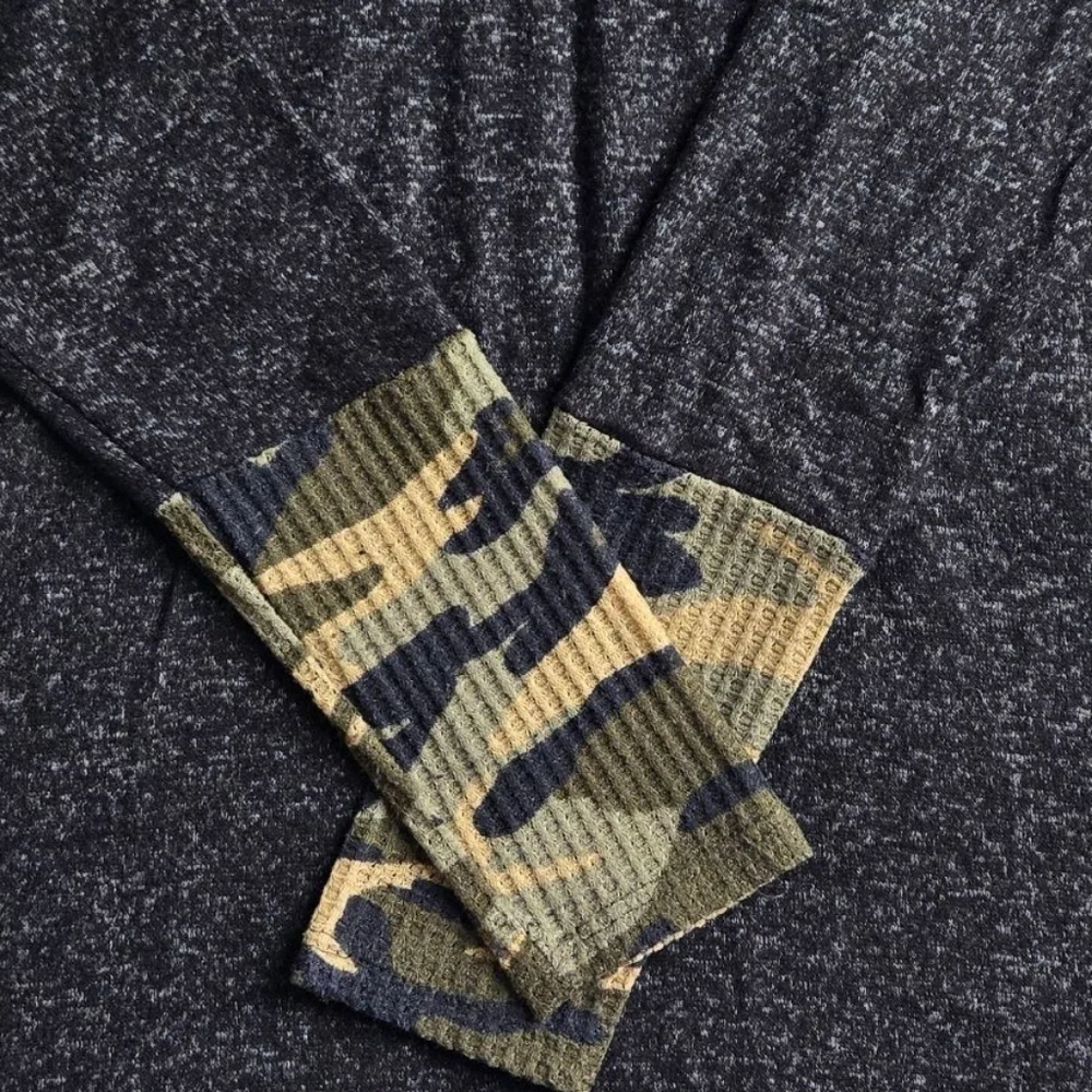 Haptics Sweater - Picture 3 of 5